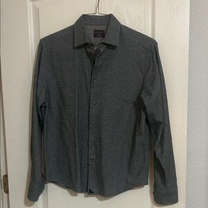 UNTUCKit men’s shirt, size S